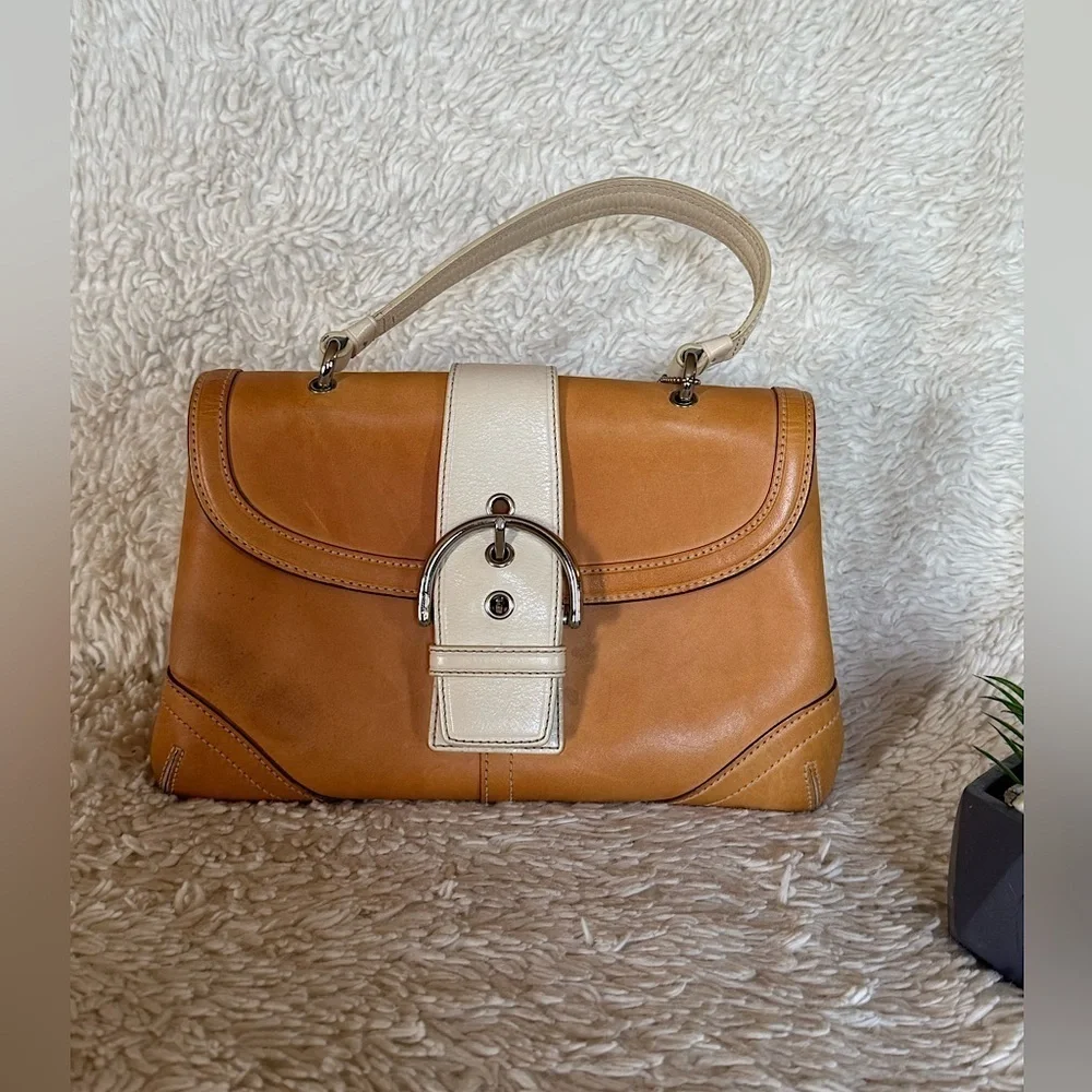 👜 Vintage Coach Soho Vachetta leather top handle suede lining Sufflette bag